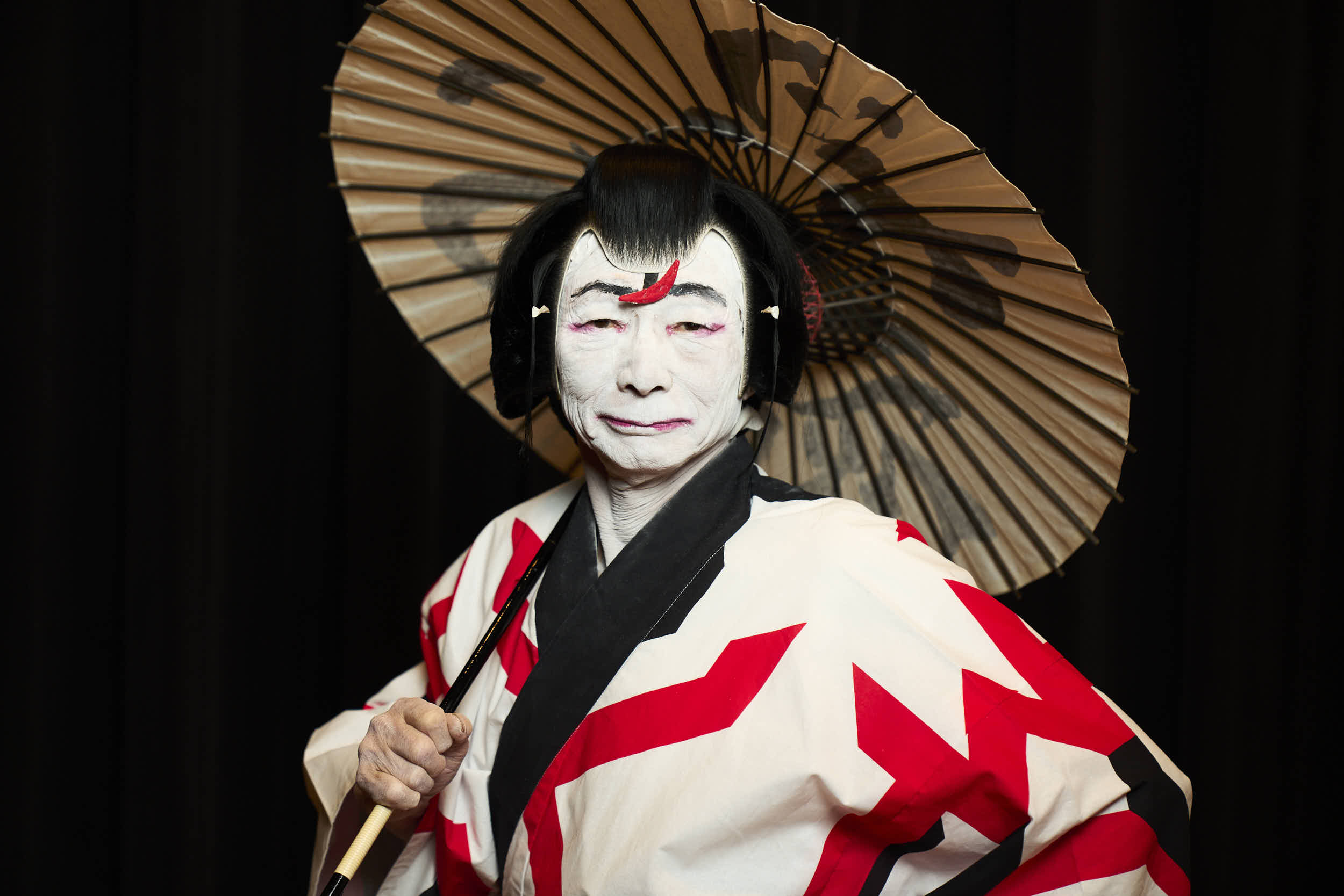 A master of love scams (disguised as a woman)